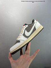 Travis Scott x Air Jordan 1 ” Reverse Mocha “ sneaker  - 5