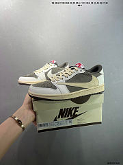 Travis Scott x Air Jordan 1 ” Reverse Mocha “ sneaker  - 3