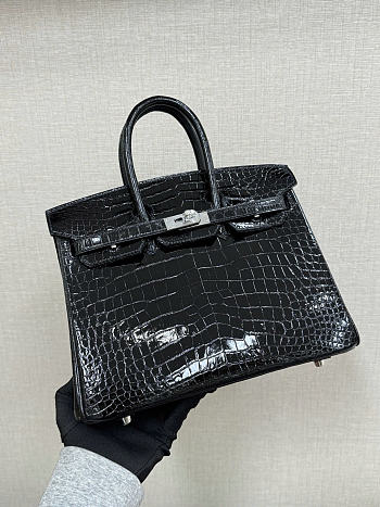 Hermes black crocodile Leather bag Size 25cm