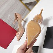 Valentino Garavani logo-detail heeled pumps 8.5cm beige - 5