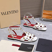 Valentino Garavani Studdy Leather Sandals white - 4