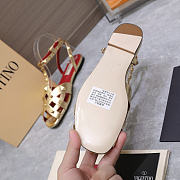 Valentino Garavani Studdy Leather Sandals gold - 6