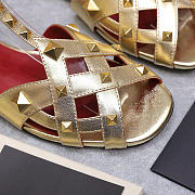 Valentino Garavani Studdy Leather Sandals gold - 2