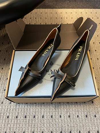 Prada Antiqued leather pumps - 01