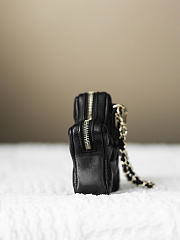 Chanel charm bag size 10x10x3 cm - 6
