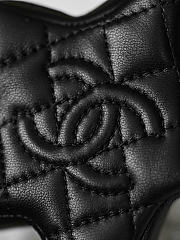 Chanel charm bag size 10x10x3 cm - 2