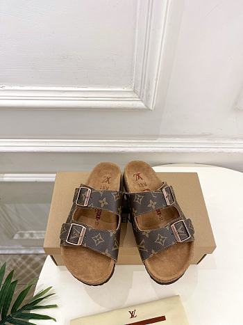 Louis Vuitton sandals Unisex