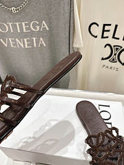 Loewe Petal Anagram slide - 02 - 6