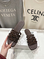Loewe Petal Anagram slide - 02 - 5