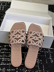 Loewe Petal Anagram slide - 03 - 6