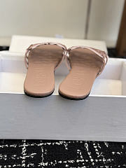 Loewe Petal Anagram slide - 03 - 5