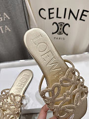Loewe Petal Anagram slide - 04 - 2