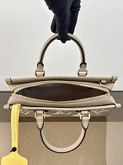 Louis Vuitton onthego bag size 25x13x10cm - 5
