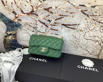 Chanel flap bag green size 20cm
