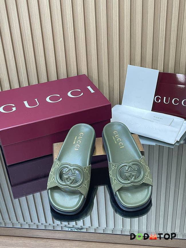 Gucci sandals logo - 02 - 1