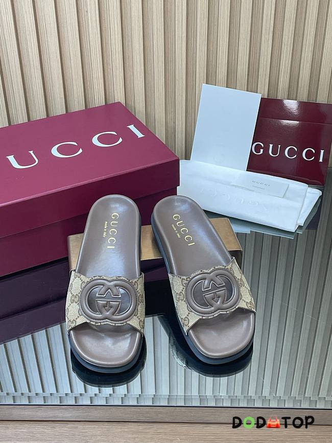 Gucci sandals logo - 03 - 1