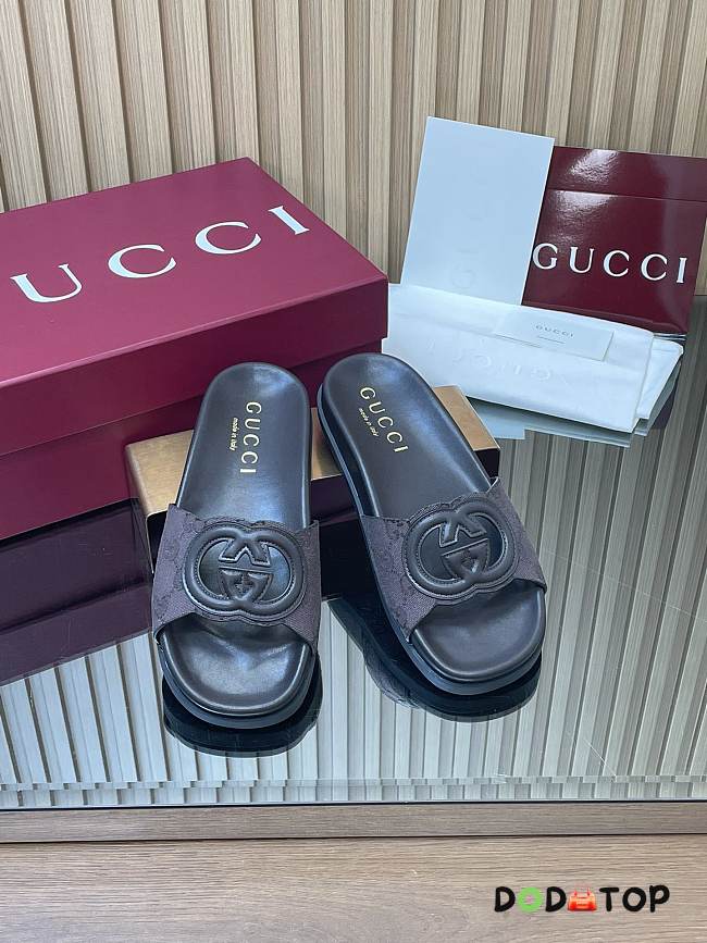 Gucci sandals logo - 04 - 1
