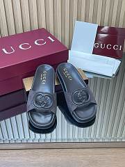 Gucci sandals logo - 04 - 1