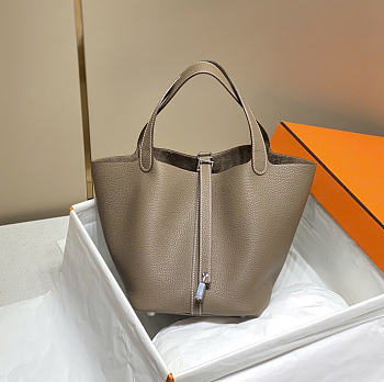 Hermès Picotin bag size 22x23cm
