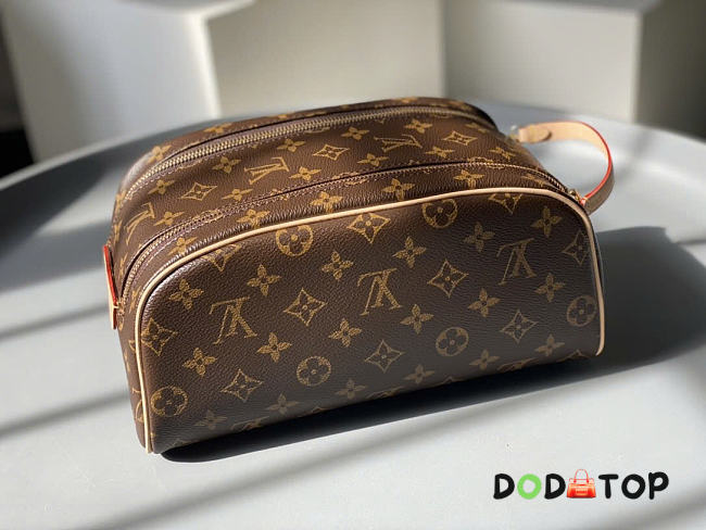 LV pouch size 28x16x13cm - 1