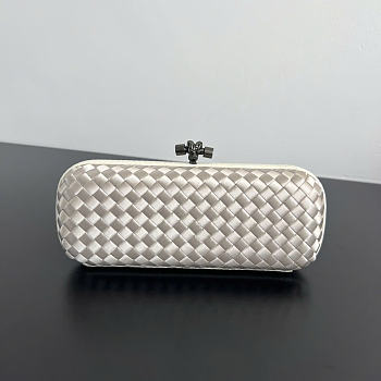  Bottega Veneta Long Knot Clutch size 25x10x5cm