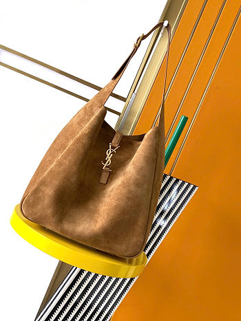 YSL LE 5À7 Hobo bag size 30x31x13cm Code APRIL (25% off)