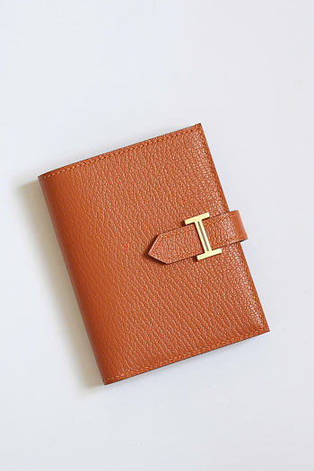 Hermes wallet size 12 x 9.5 x 0.4cm