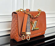 Louis Vuitton Twist MM bag size 23 x 16 x 8cm - 4