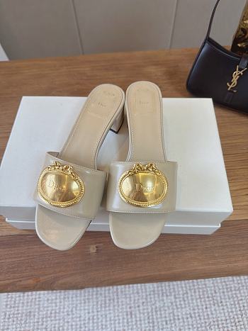 Dior Buckle Slide cream