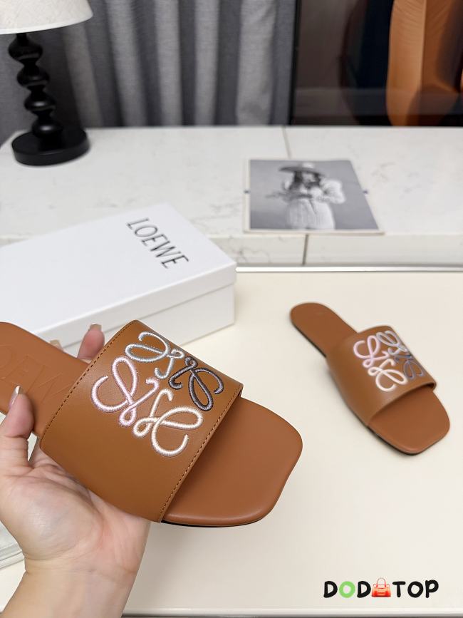 Loewe slides - 02 - 1