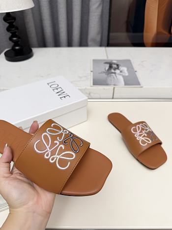 Loewe slides - 02