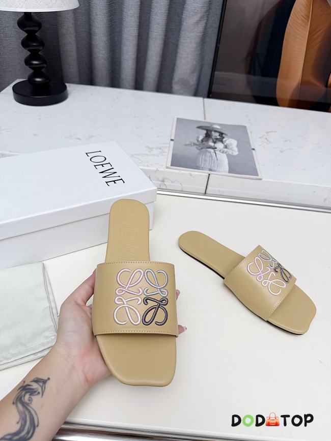Loewe slides - 04 - 1
