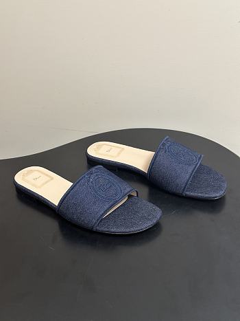Dior Médaillon Slide - 01