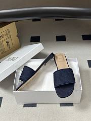Dior Médaillon Slide - 01 - 4