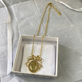 Dior Necklace gold 