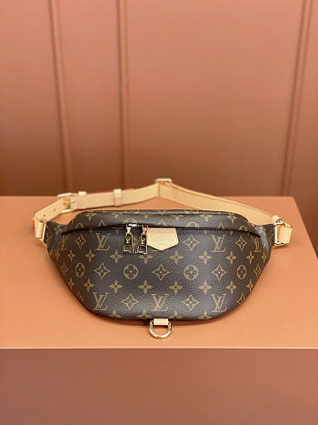 Louis vuittos bumbag  size 37x14x13CM Code: Tonya for 25% off