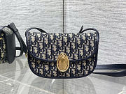 Dior Medium Dior Médaillon Flap Bag blue Grained Calfskin 23 x 16 x 6.5 cm - 1