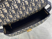 Dior Medium Dior Médaillon Flap Bag blue Grained Calfskin 23 x 16 x 6.5 cm - 3