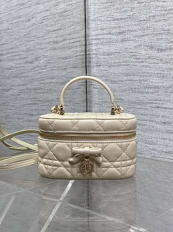 Dior Mini Vanity off white bag Lambskin size 17x10.5x8cm