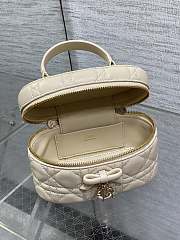 Dior Mini Vanity off white bag Lambskin size 17x10.5x8cm - 5