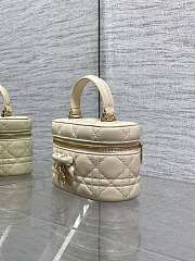 Dior Mini Vanity off white bag Lambskin size 17x10.5x8cm - 3