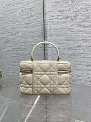Dior Mini Vanity off white bag Lambskin size 17x10.5x8cm - 2