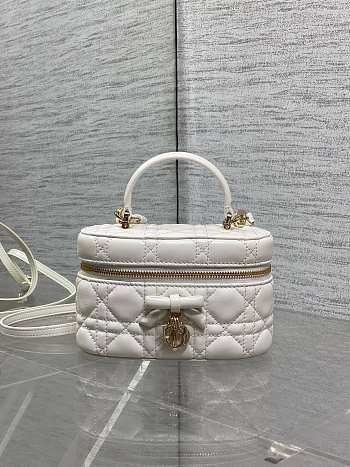 Dior Mini Vanity white bag Lambskin size 17x10.5x8cm