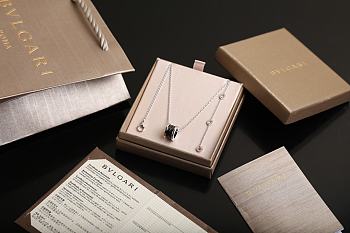 Bvlgari Serpenti Necklace silver