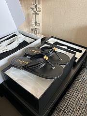 Chanel Thong sandals black  - 6