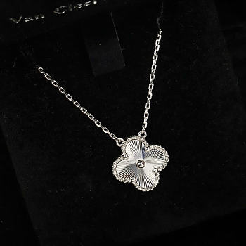 VCA Necklace silver 