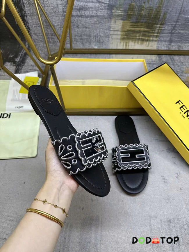 FENDI Baguette leather sandals -02 - 1