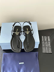 Prada Patent leather thong sandals black - 1