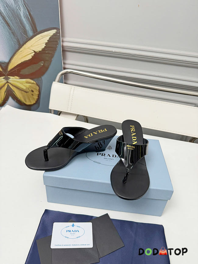 Prada Patent leather thong sandals black 5.5cm - 1