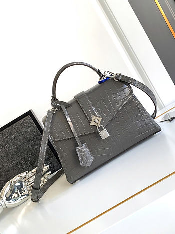 Louis Vuitton Rose Des Vents gray bag size 27×18×9cm